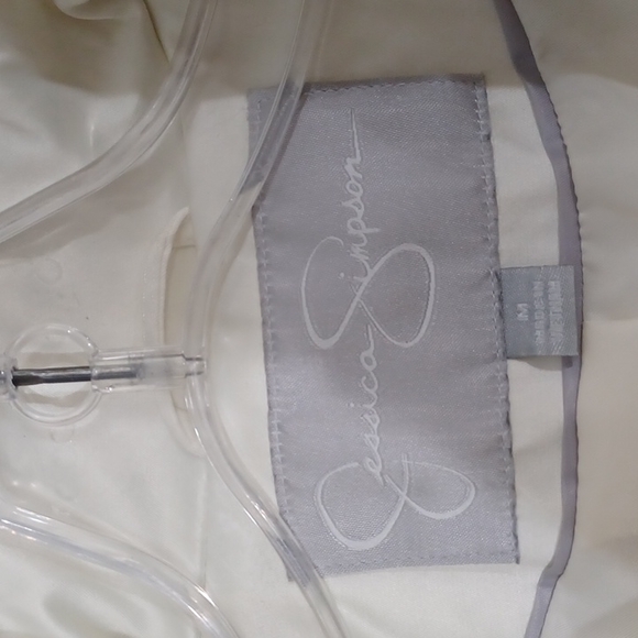 Jessica Simpson Medium creame/off white Short Cotton/polyester trenchcoat. - Picture 9 of 12